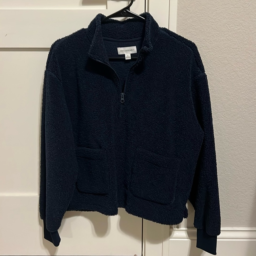 Free Assembly 1/4 zip